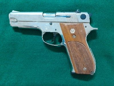 Smith & Wesson M39-2 , 9x19